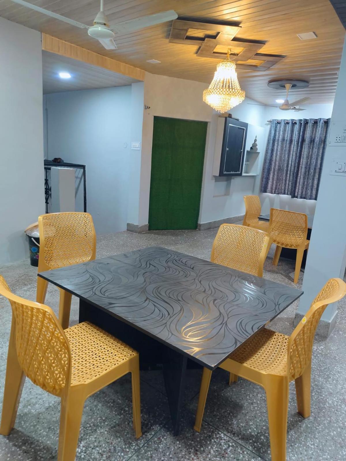 Hotel Crystal Dreams Mathura Dış mekan fotoğraf