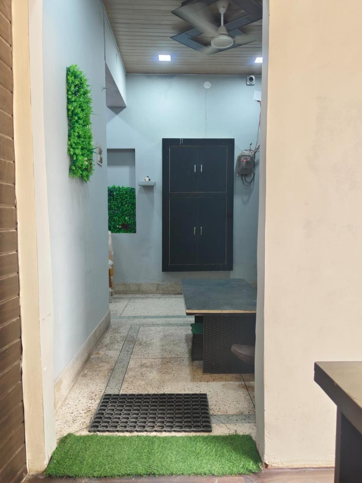 Hotel Crystal Dreams Mathura Dış mekan fotoğraf