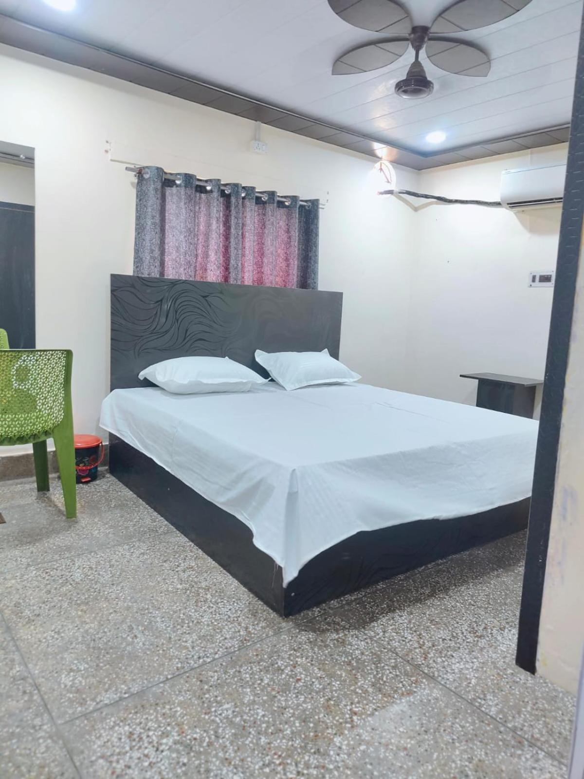 Hotel Crystal Dreams Mathura Dış mekan fotoğraf
